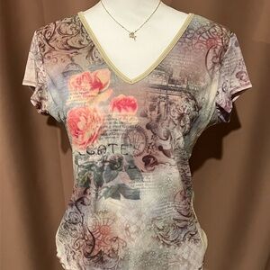 Susan Lawrence Floral V-Neck Women's Top in Peach and Cream